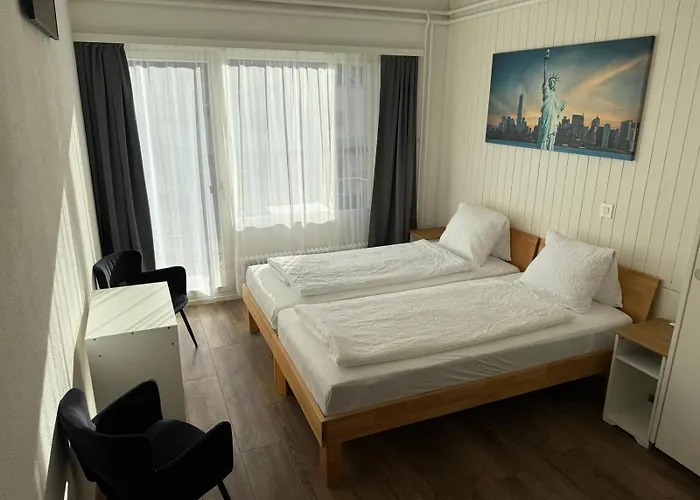 فندق Christina *