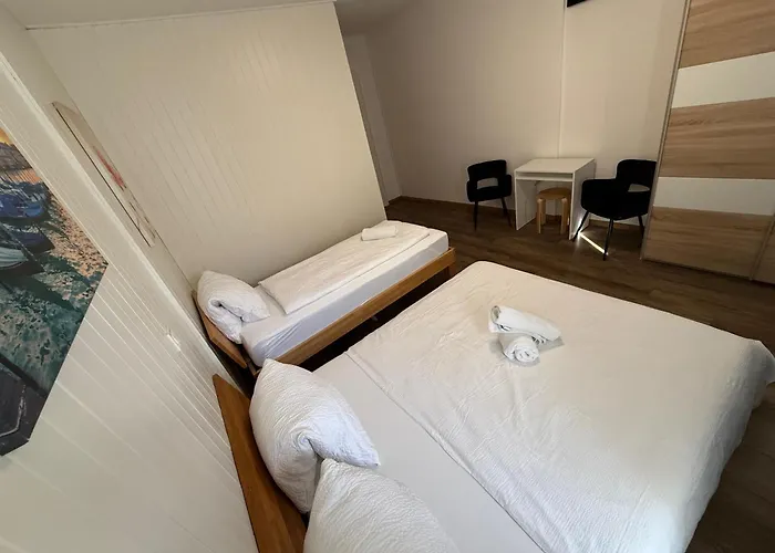 Christina Hotel *